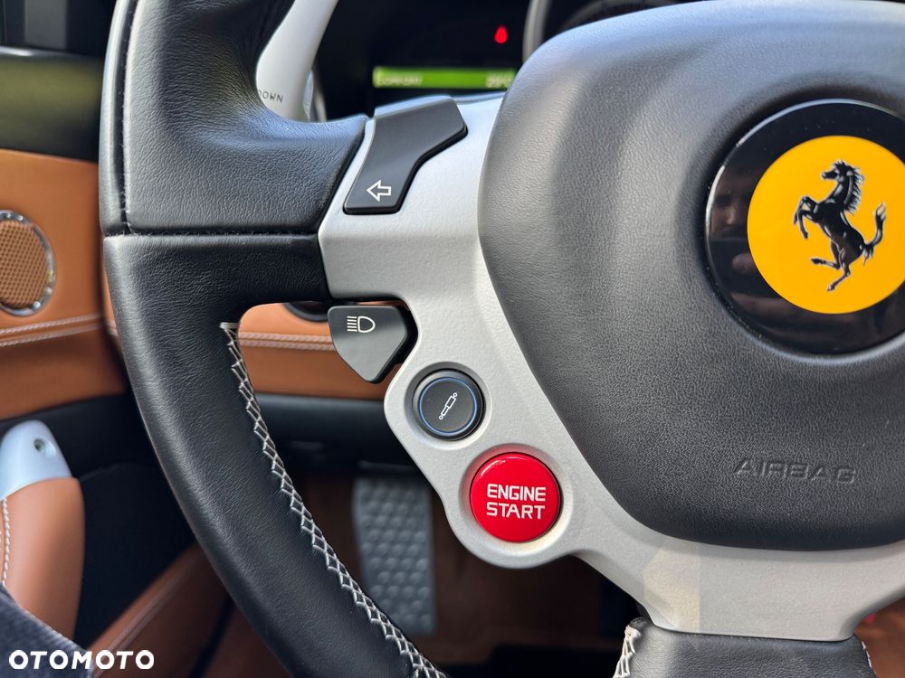 Ferrari FF - 22