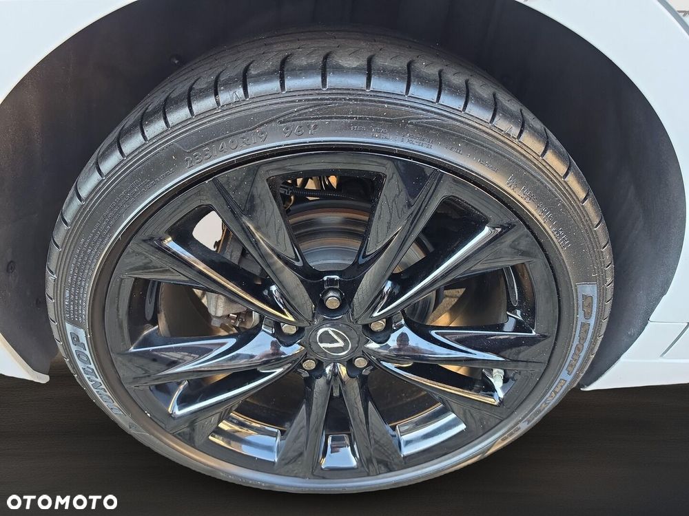 Lexus ES 300h F Sport Design - 29