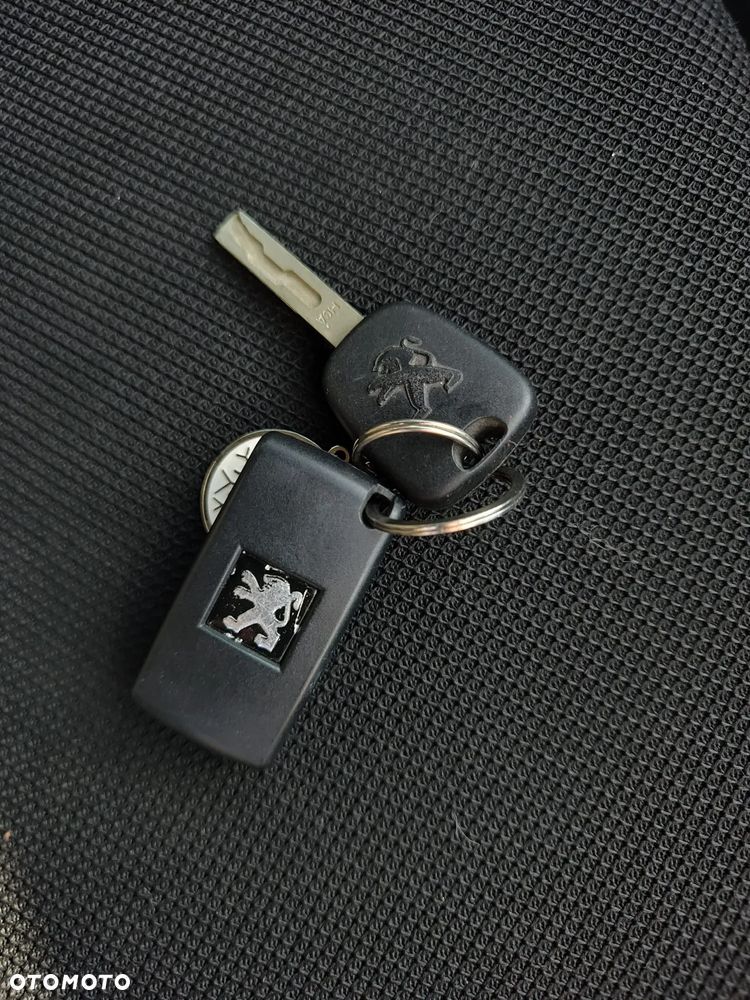 Peugeot 207 - 15