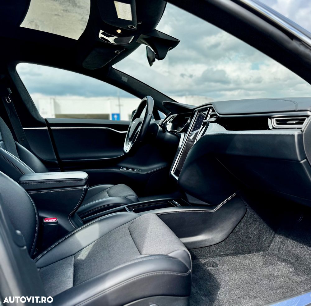 Tesla Model S - 14