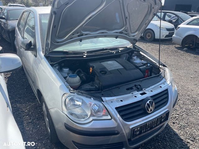 Dezmembrez Volkswagen Polo 9N 1.2 benzina BME 2007 - 4