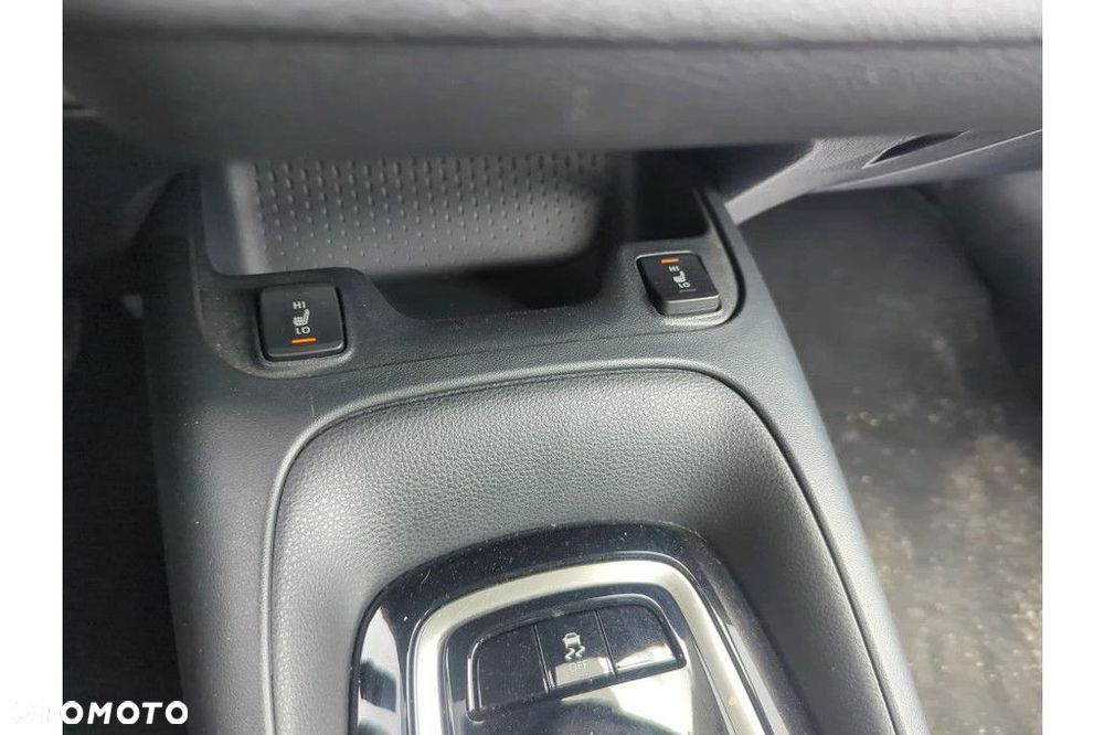 Toyota Corolla - 22