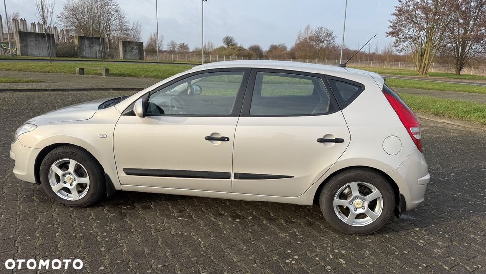 Hyundai i30 1.4 Base - 10