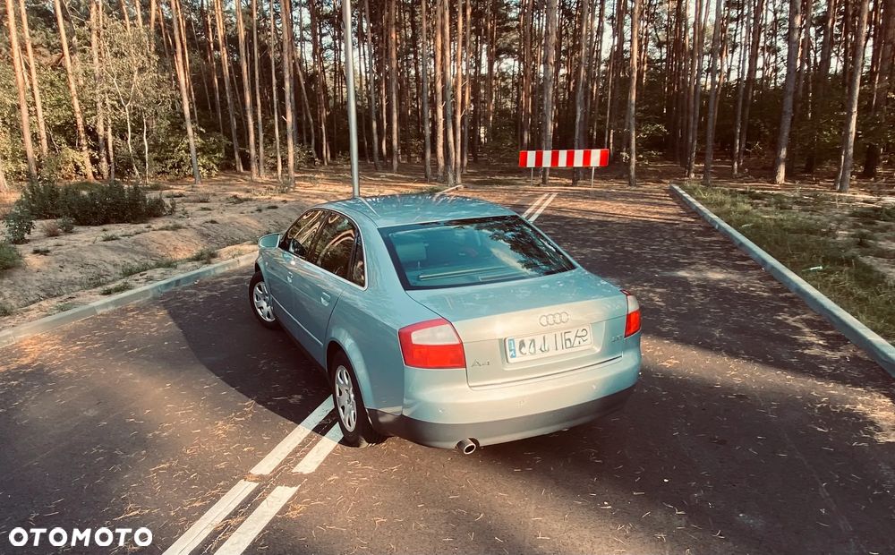Audi A4 Limousine - 10