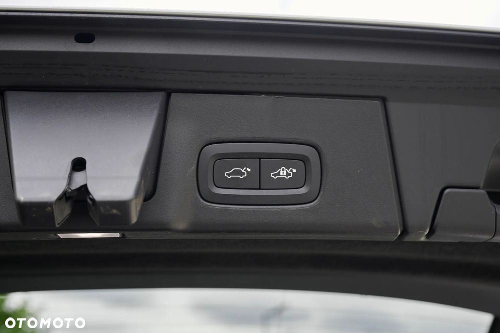 Volvo V90 T5 R-Design - 21