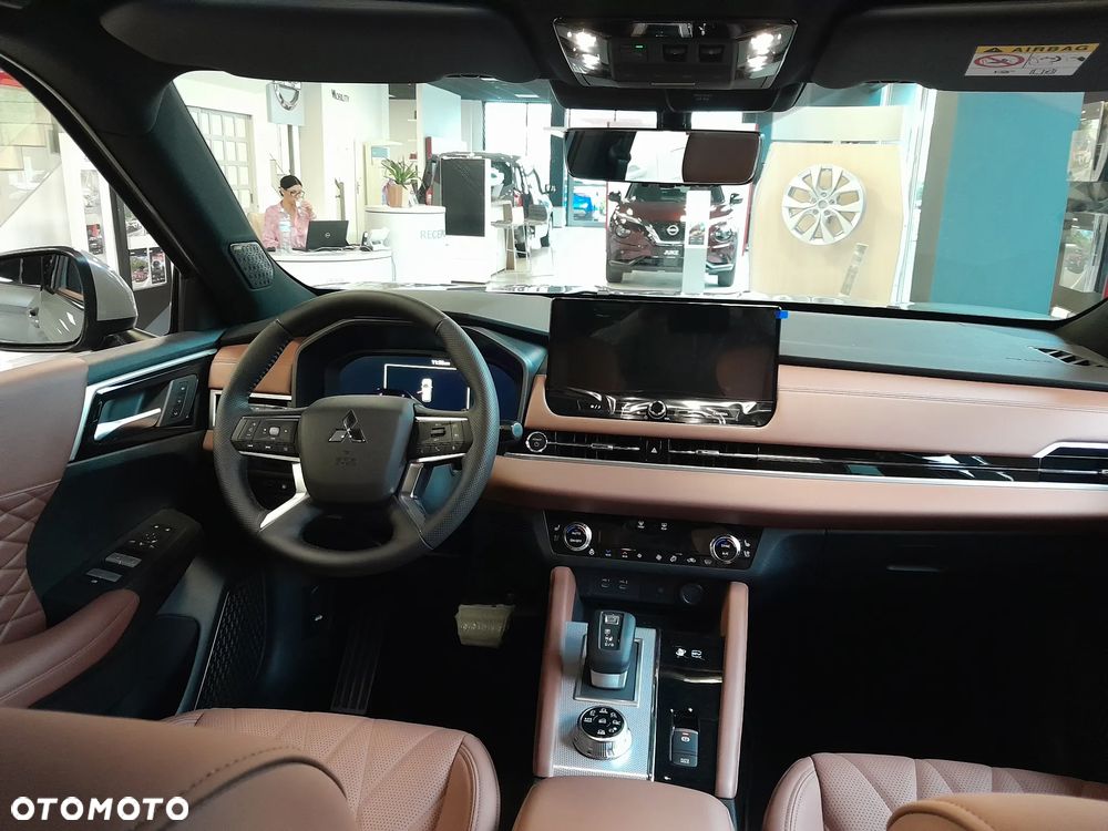 Mitsubishi Outlander - 6