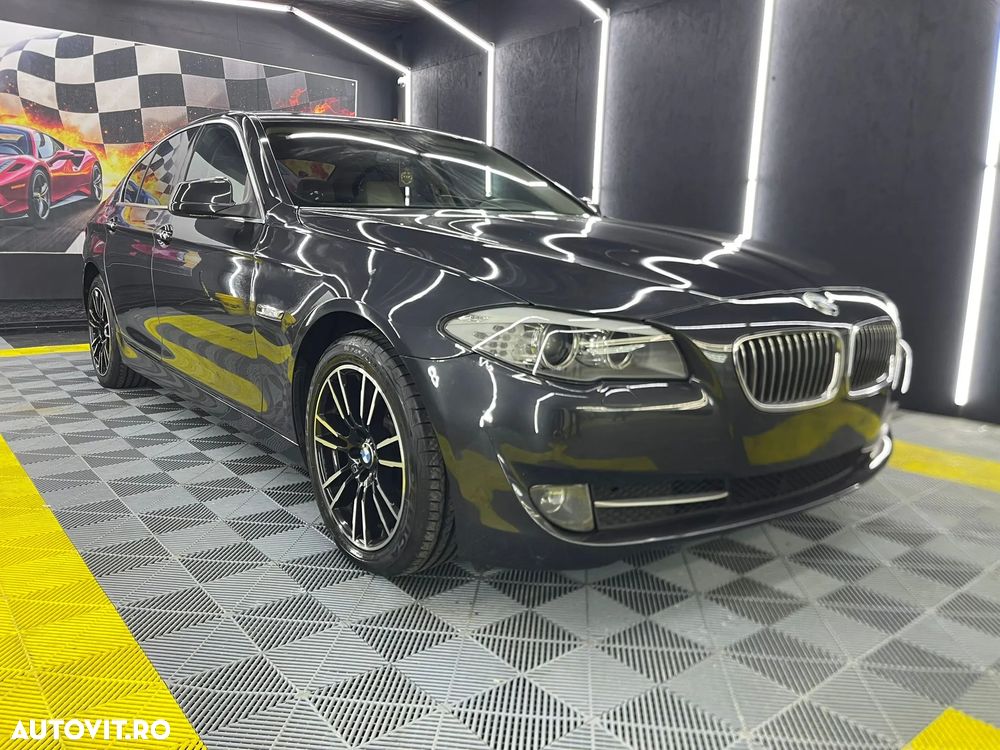 BMW Seria 5 525d xDrive Aut. - 1