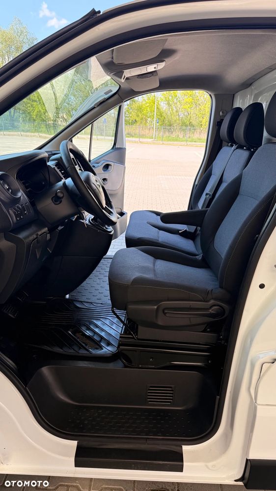 Opel Vivaro Trafic - 8