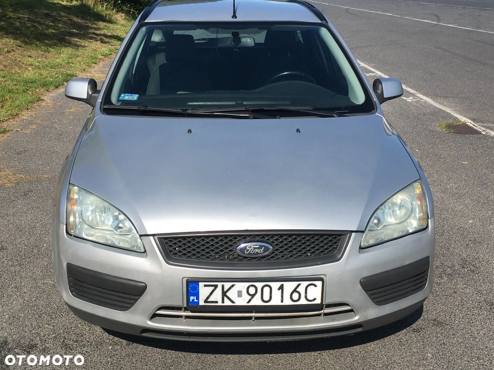 Ford Focus 1.6 16V Ambiente - 2