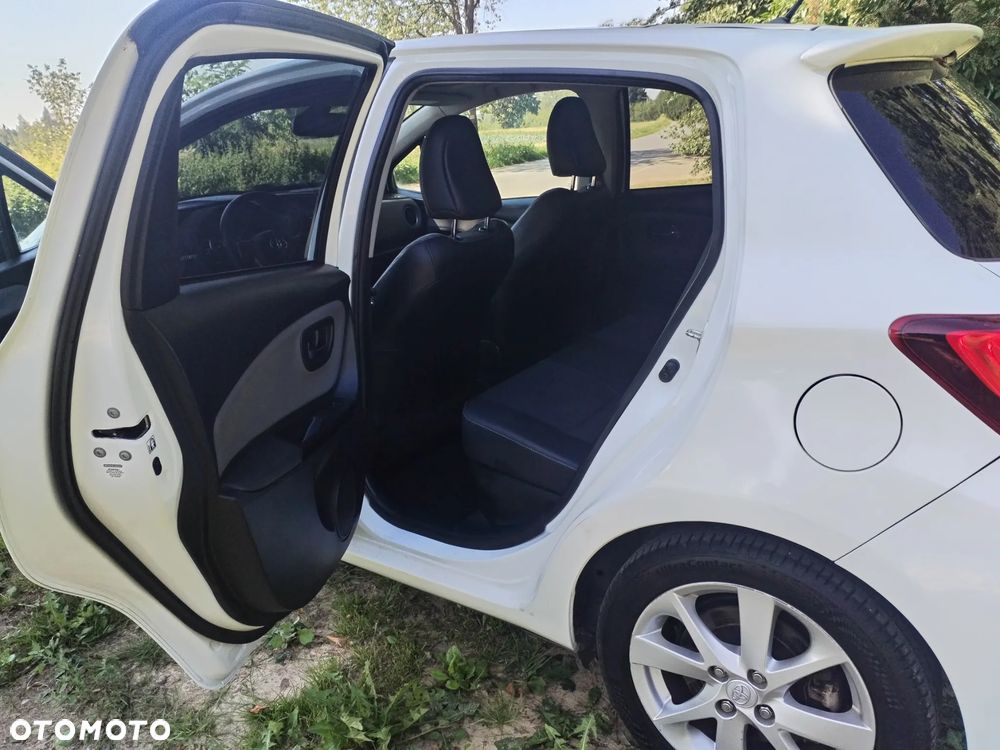 Toyota Yaris 1.5 VVT-i Comfort mit Design Paket - 12