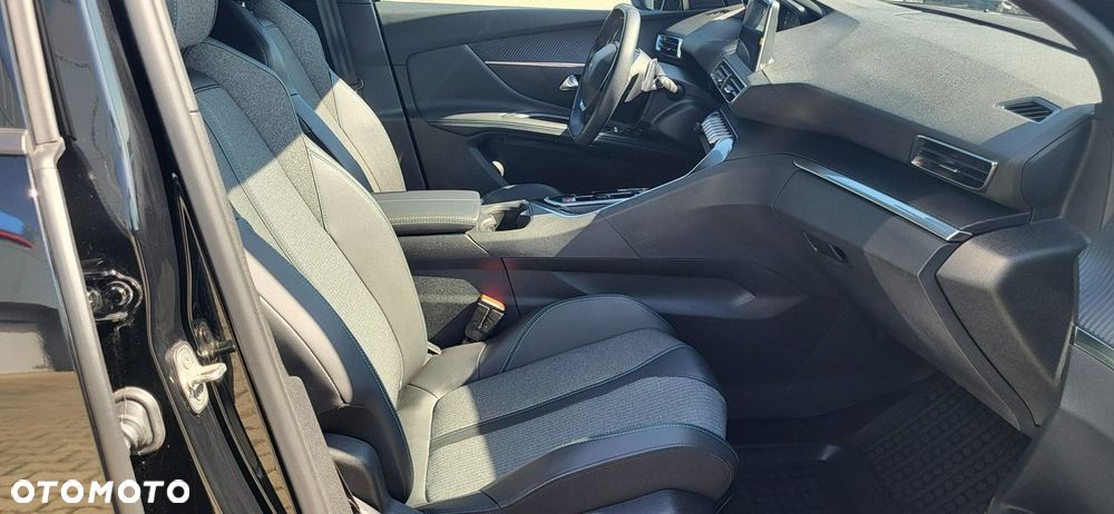 Peugeot 3008 1.2 PureTech Allure Pack S&S EAT8 - 24