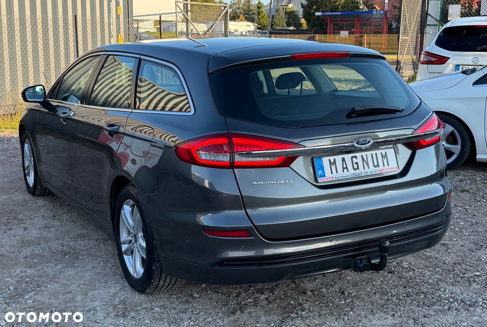 Ford Mondeo - 35