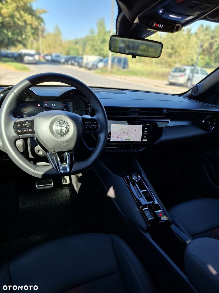 Alfa Romeo Junior 1.2 mHEV Ibrida Speciale eDCT - 7