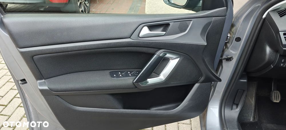 Peugeot 308 1.2 PureTech Allure S&S - 13