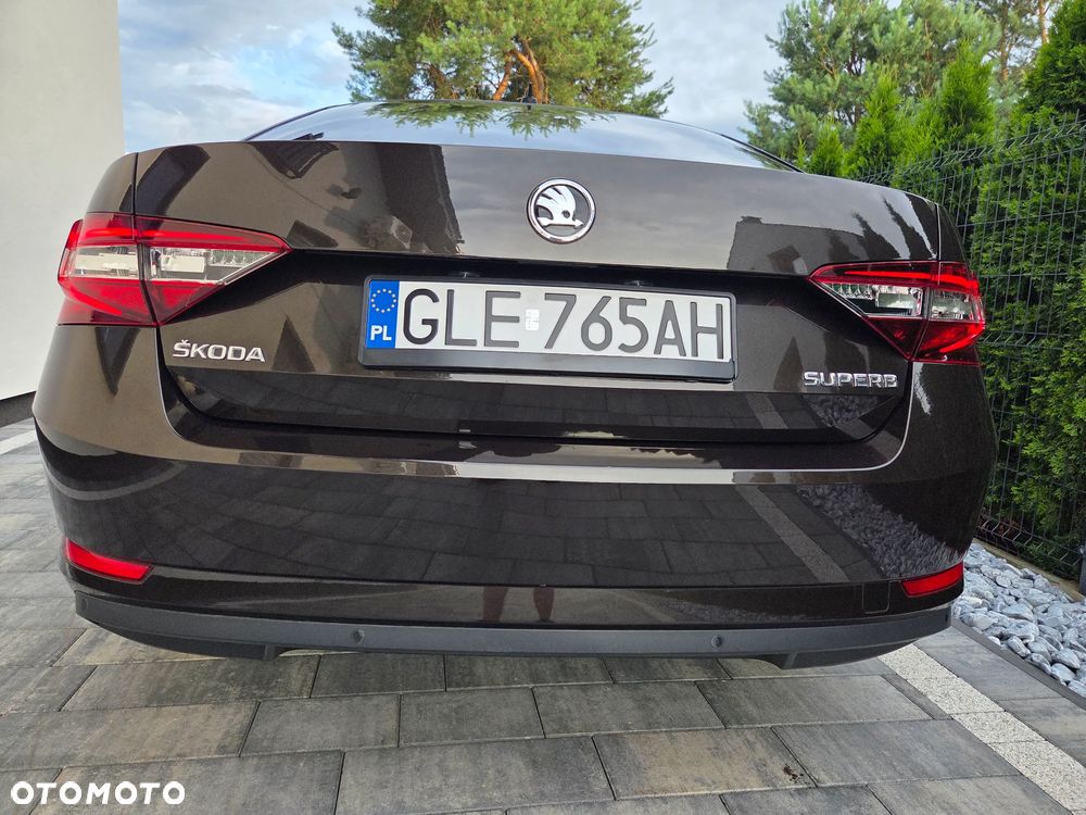 Skoda Superb 2.0 TDI DSG Premium Edition - 22