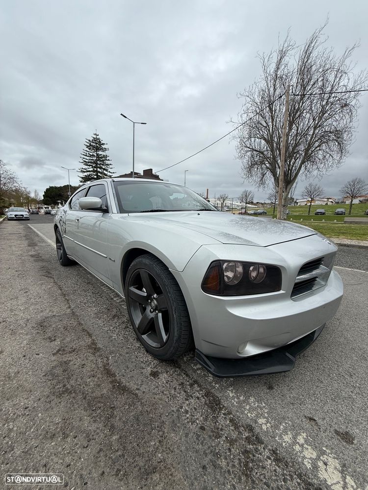 Dodge Charger - 4