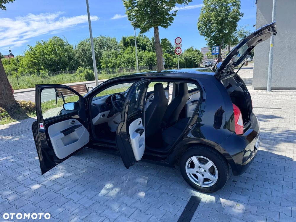 Seat Mii 1.0 Ecomotive by Cosmopolitan - 12