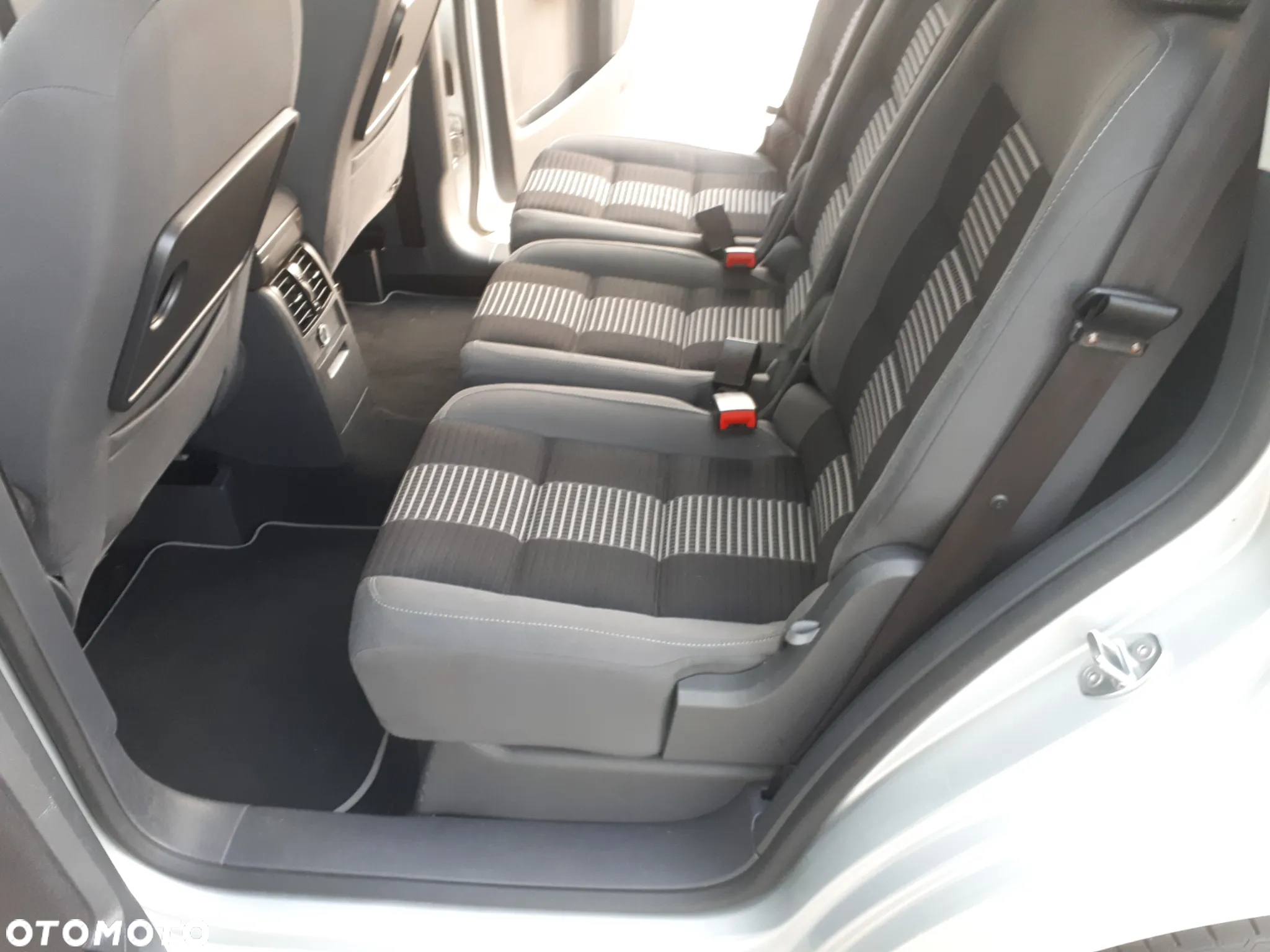 Volkswagen Touran 1.6 Trendline - 18
