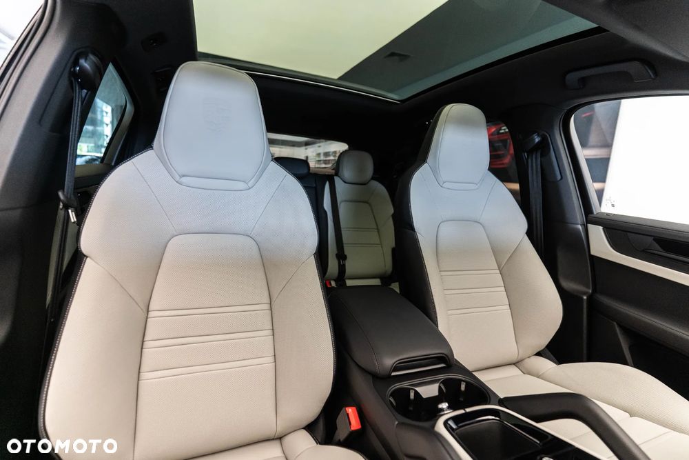 Porsche Cayenne E-Hybrid PHEV Black Edition - 16
