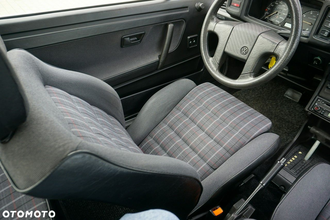 Volkswagen Scirocco - 11