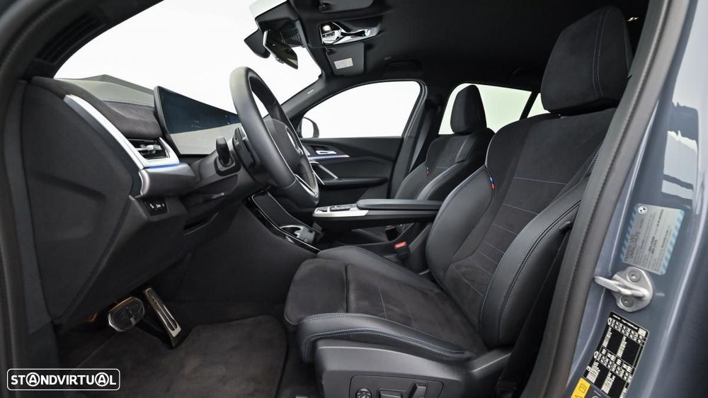 BMW iX2 eDrive20 Pack Desportivo M - 4