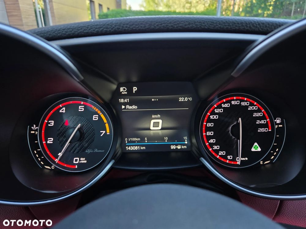 Alfa Romeo Giulia 2.0 Turbo 16V AT8 Veloce Ti - 35