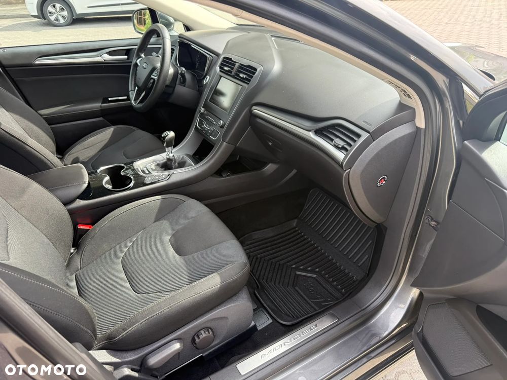Ford Mondeo 2.0 TDCi STart-Stopp Titanium - 32