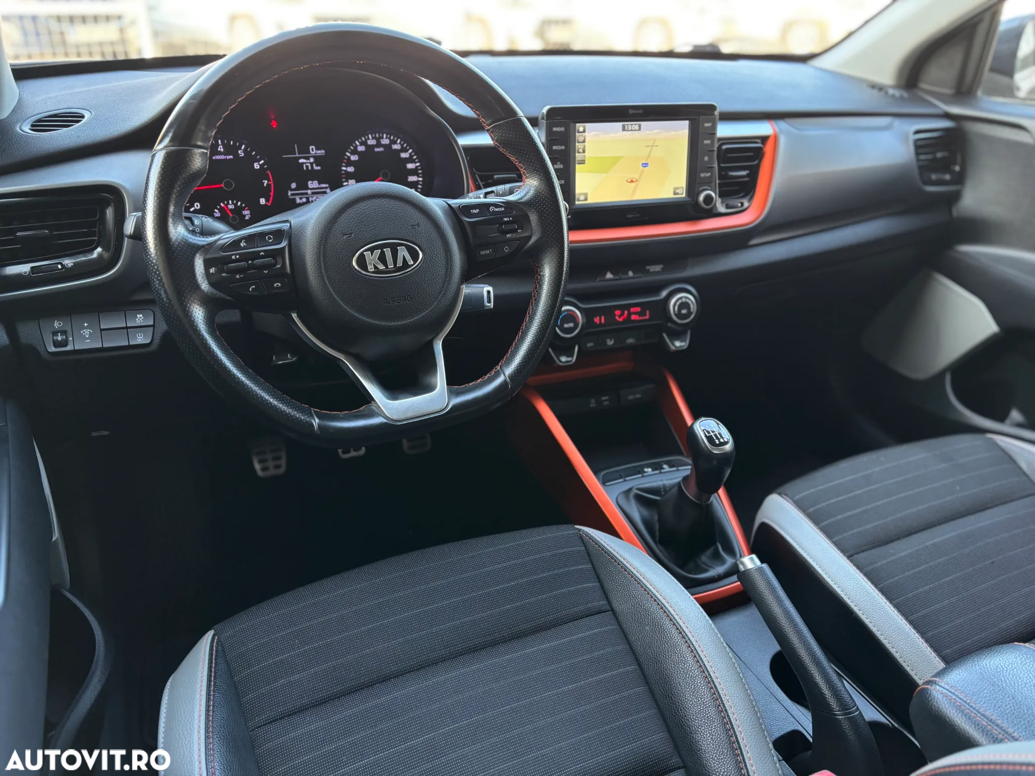Kia Stonic 1.0 T-GDI HP Urban - 14