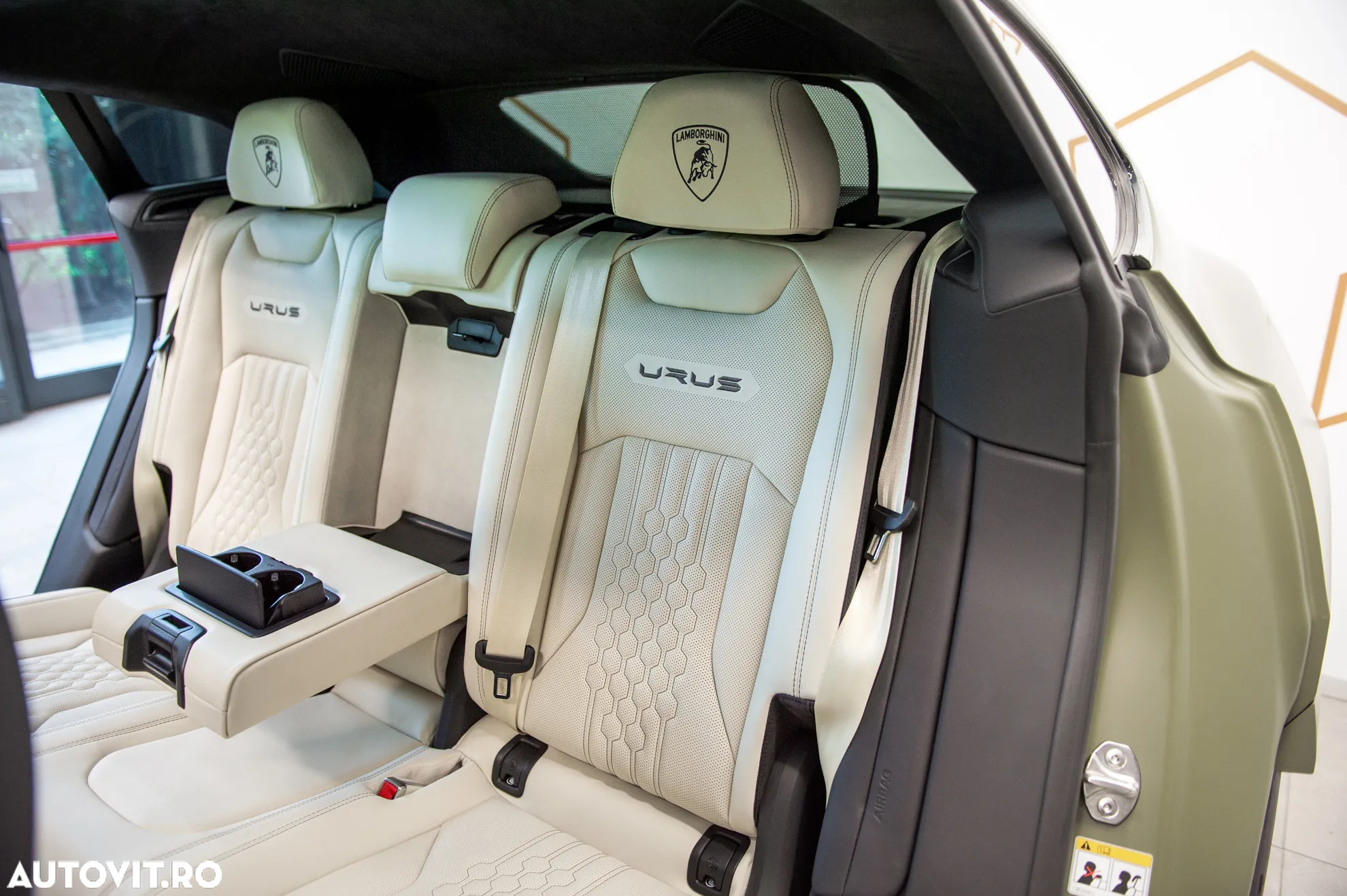 Lamborghini URUS - 8