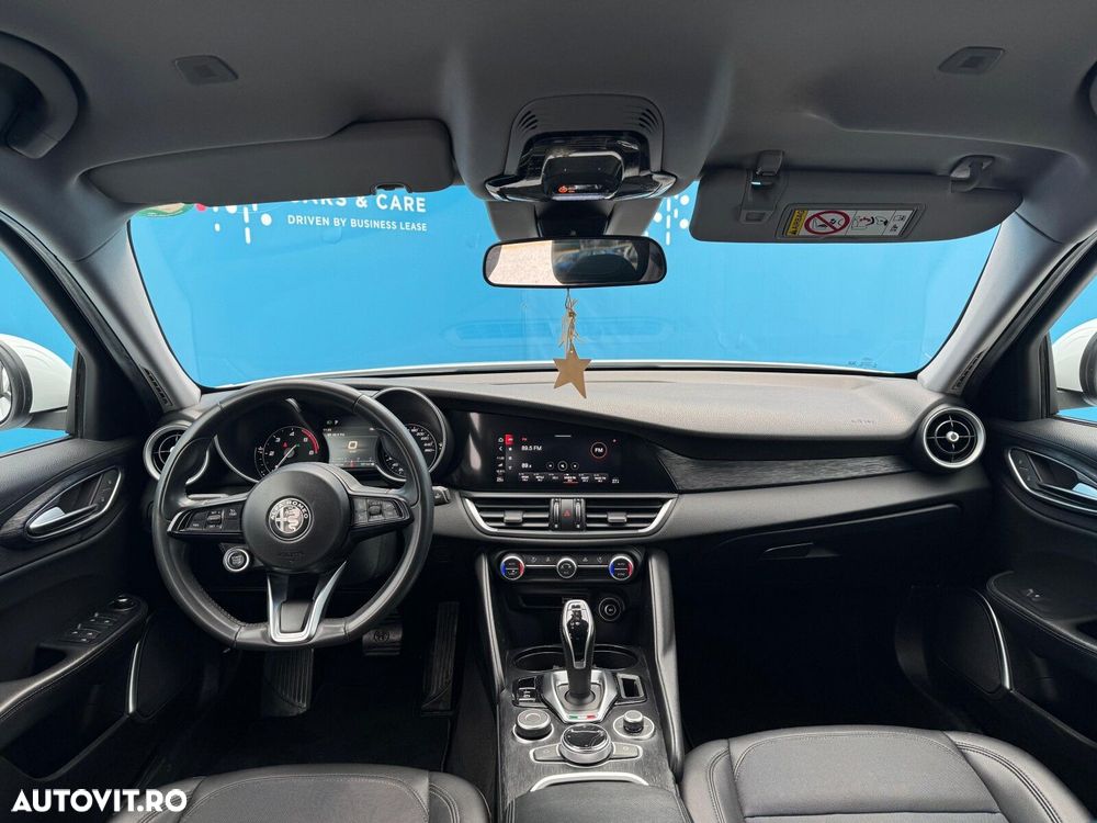 Alfa Romeo Giulia - 5