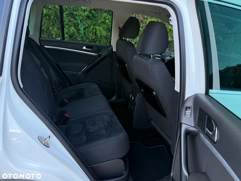 Volkswagen Tiguan 2.0 TDI SCR 4MOTION BlueMotion Technology DSG Sport & Style - 8