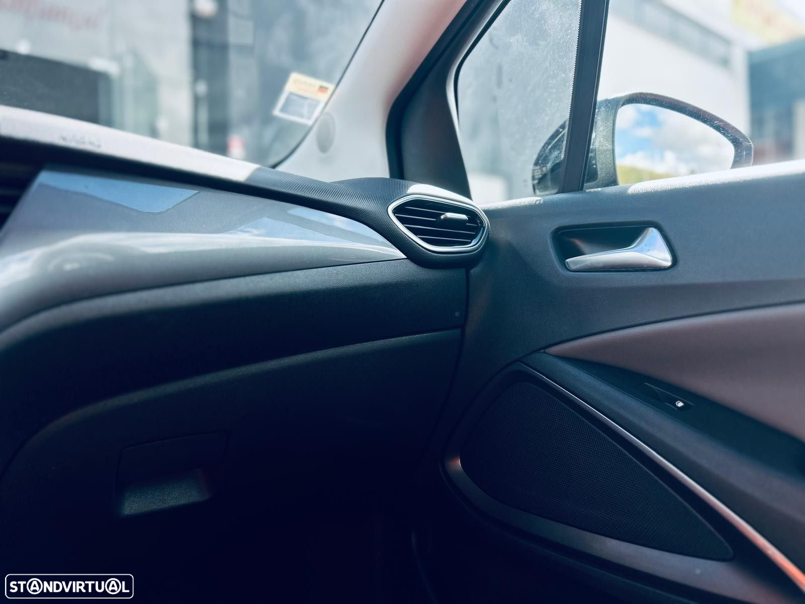 Opel Crossland X 1.2 Innovation - 28