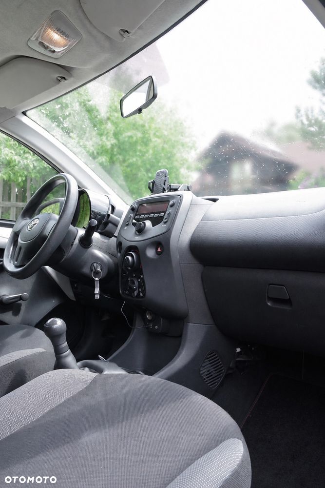 Toyota Aygo x - 13