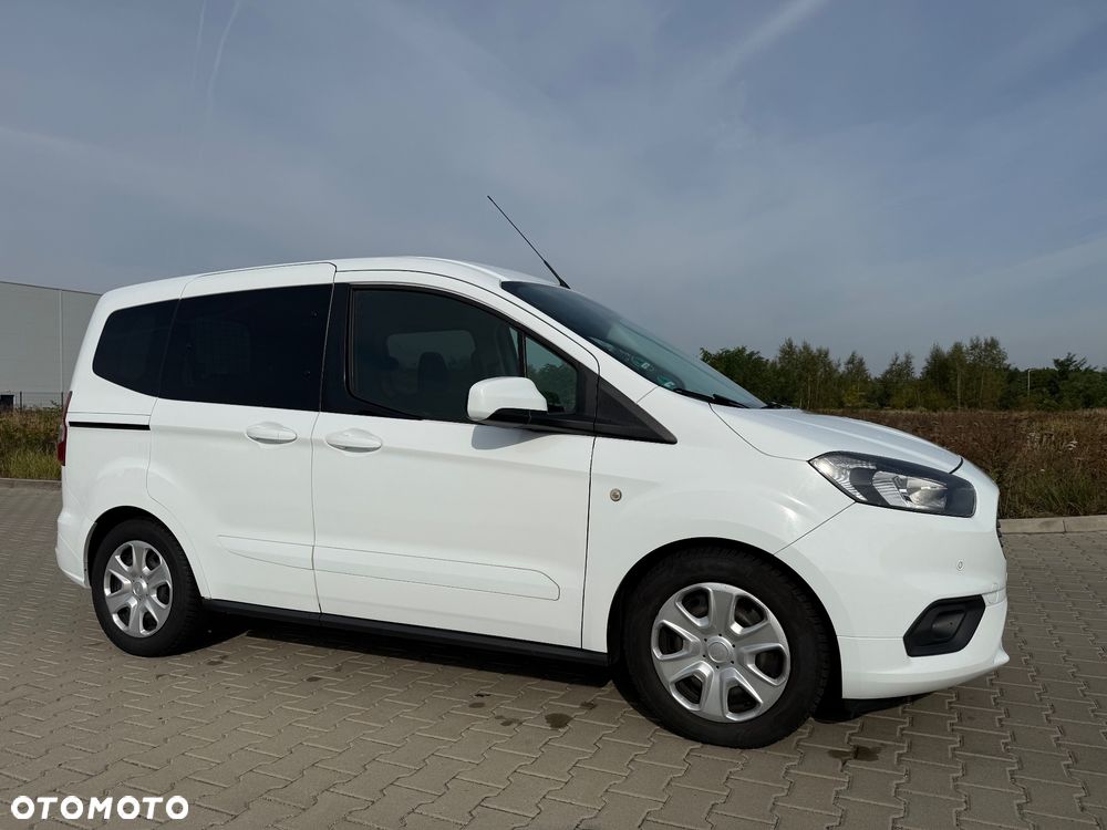 Ford Tourneo Courier 1.5 TDCi Trend - 21