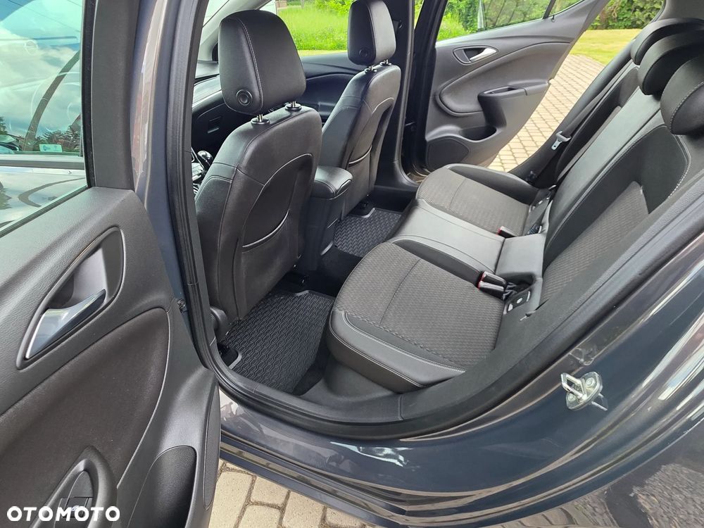 Opel Astra 1.4 Turbo Innovation - 17