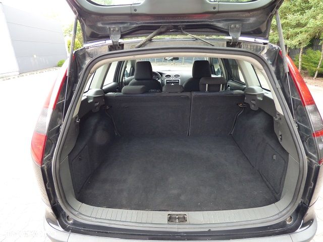 Ford Focus 1.6 TDCi DPF Style - 10