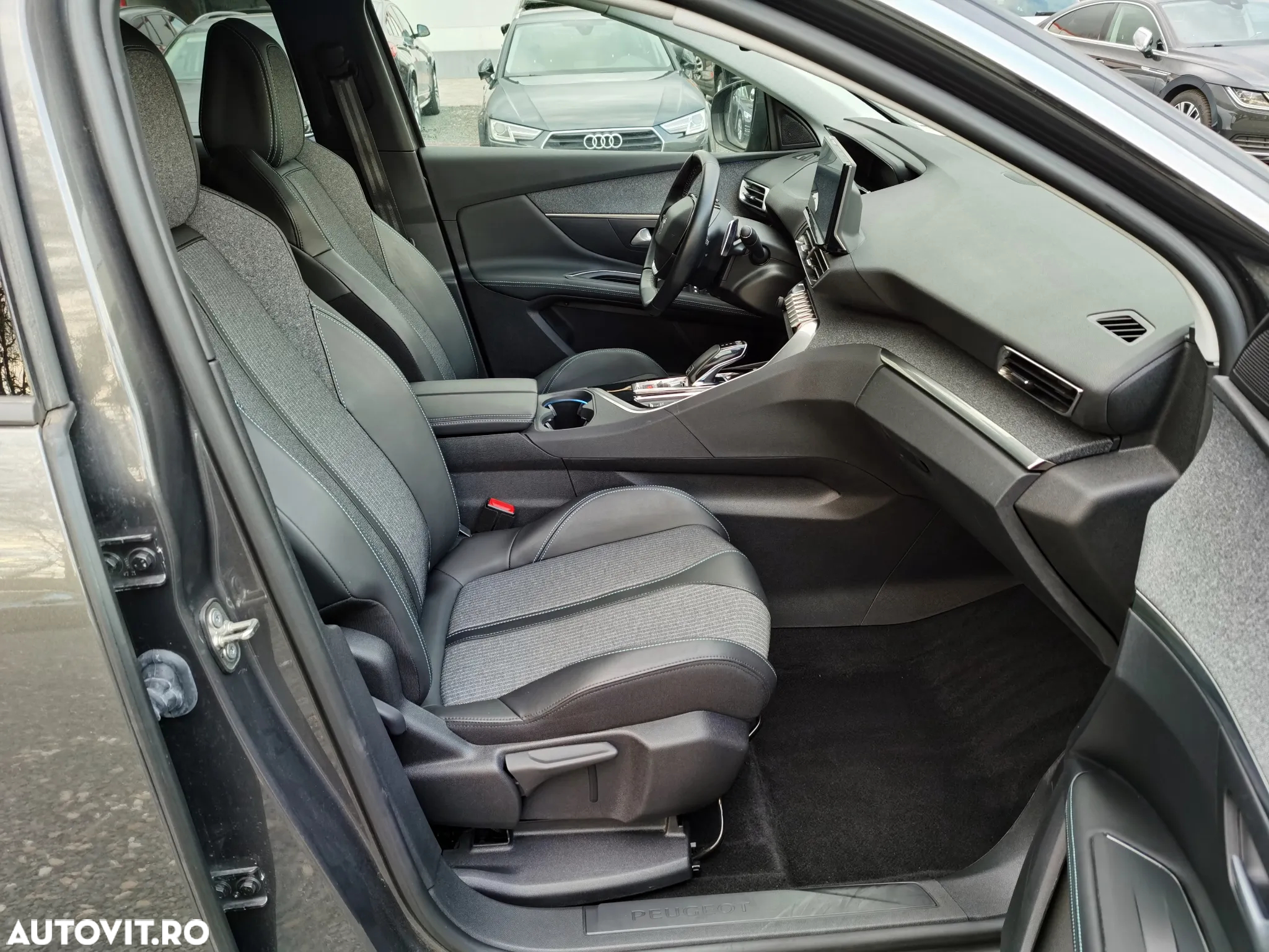 Peugeot 3008 PureTech 130 Stop & Start GPF EAT8 Allure - 27