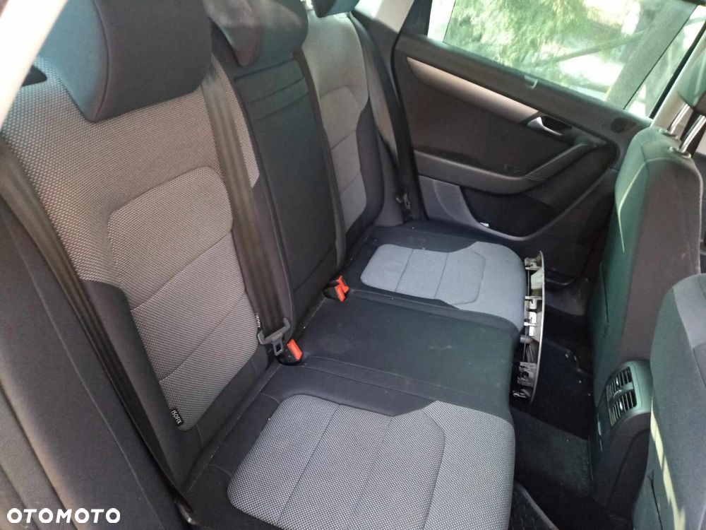 Volkswagen Passat 2.0 TDI Highline - 8
