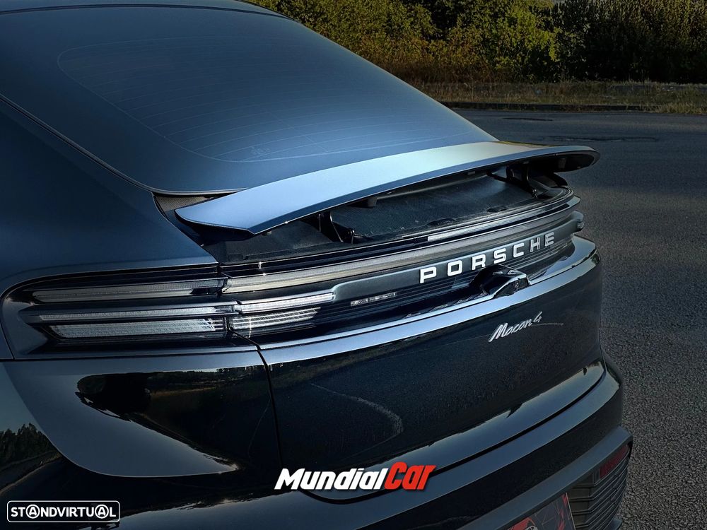 Porsche Macan Electric 4 - 23