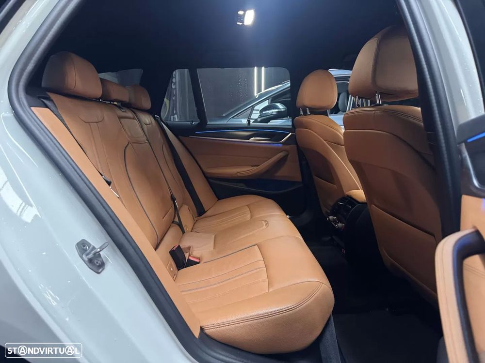 BMW 530 e Pack M - 25