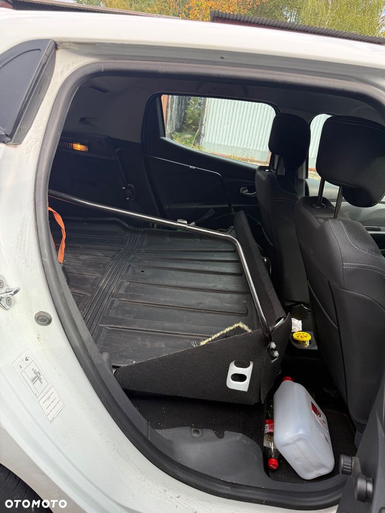 Renault Clio - 24