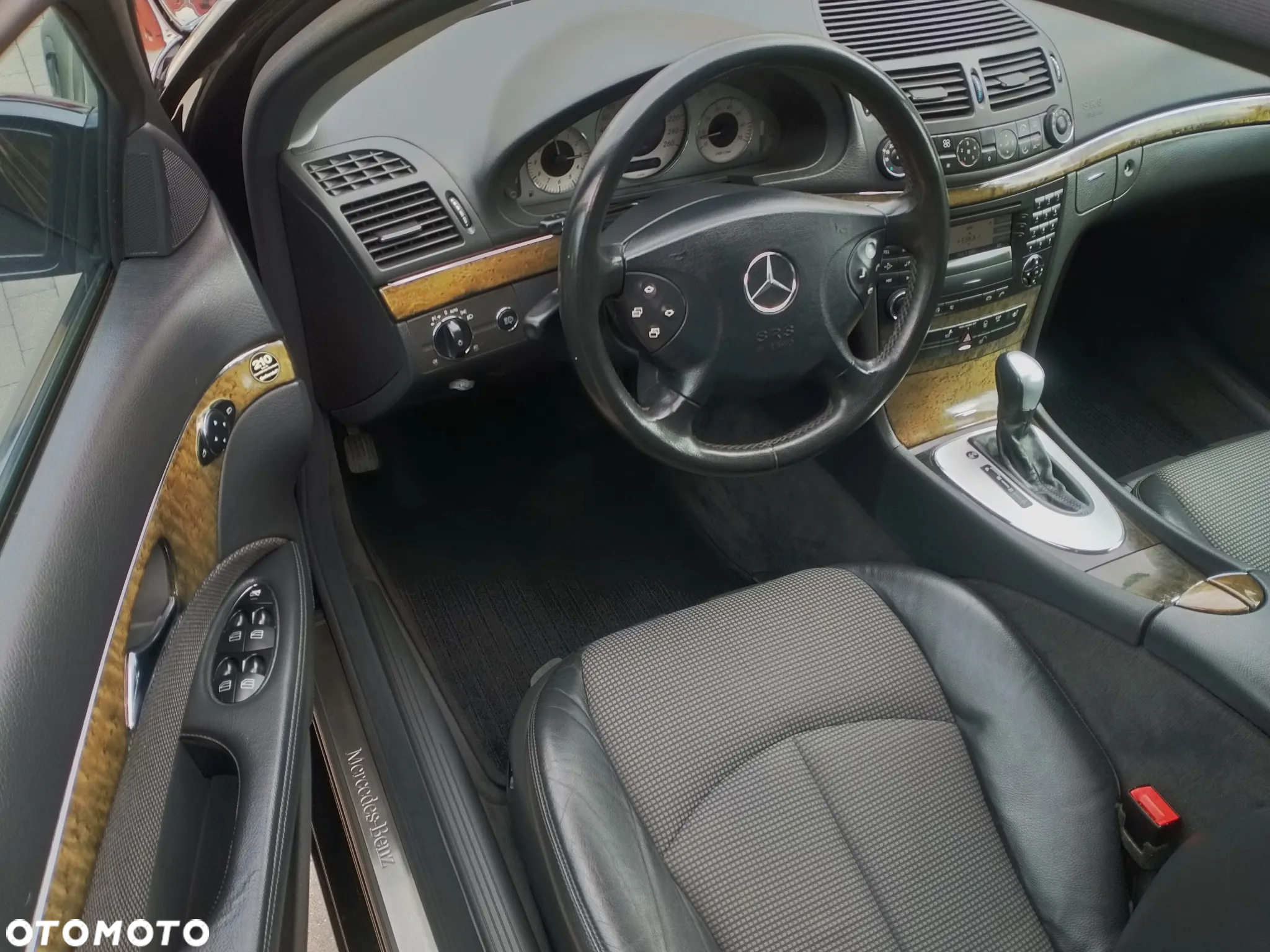 Mercedes-Benz Klasa E - 22