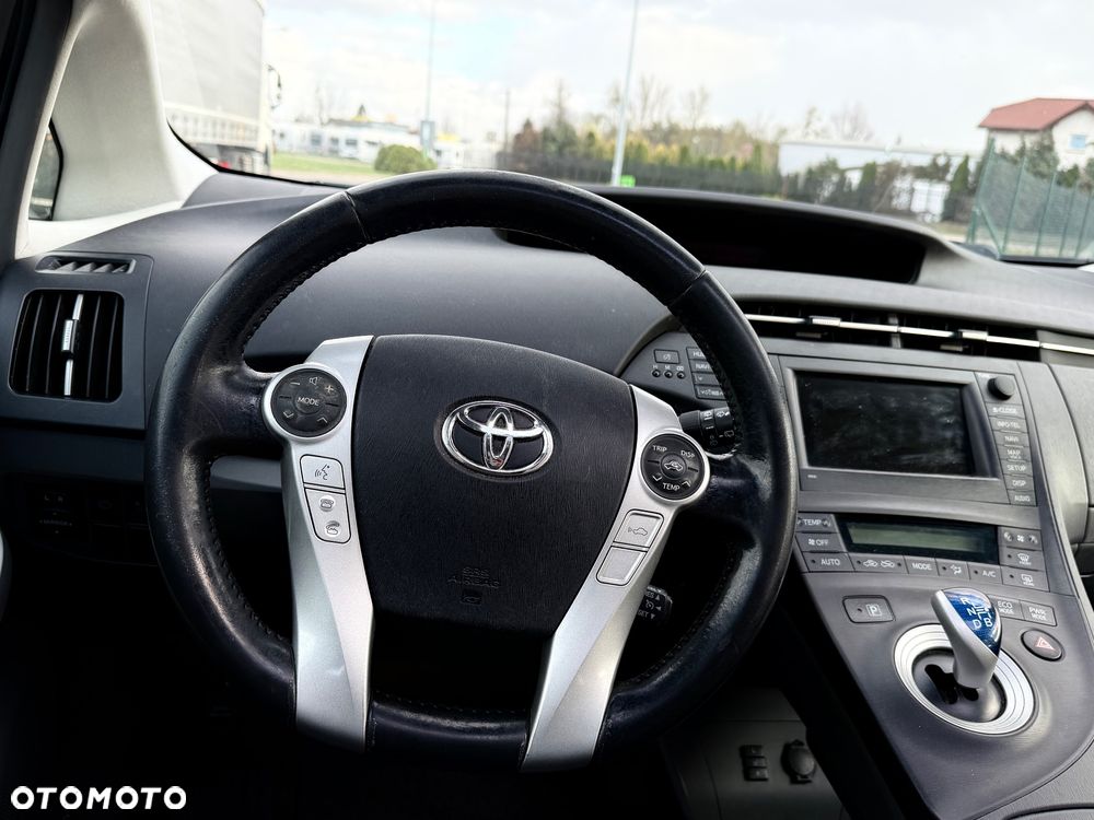 Toyota Prius 1.8 HSD Prestige - 23