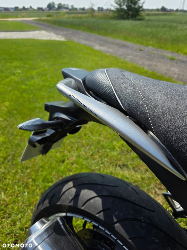 Honda VFR - 11