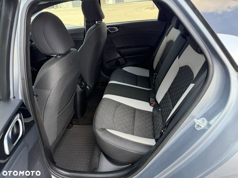 Kia ProCeed 1.6 CRDi DCT7 SCR GT LINE - 32