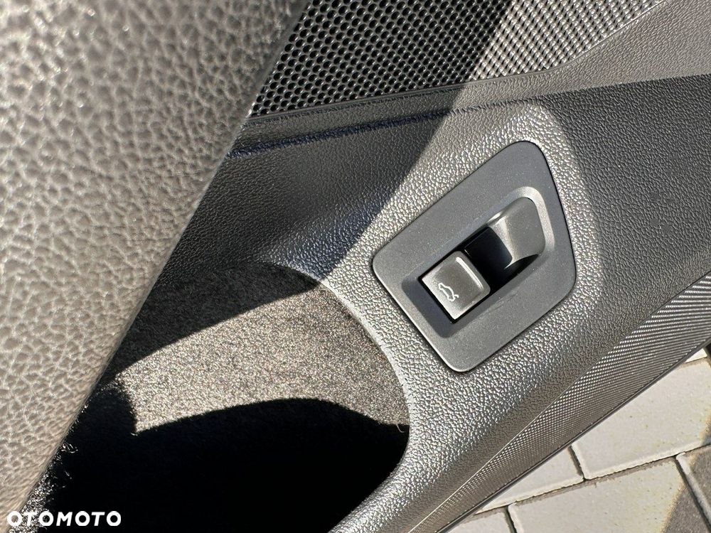 Volkswagen Passat Variant 2.0 TDI SCR DSG - 28