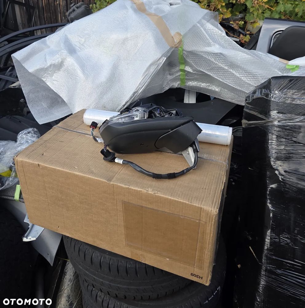 Lusterko prawe Audi A5 A-5 S5 III B10 8B1857410B 15 Pin - 1