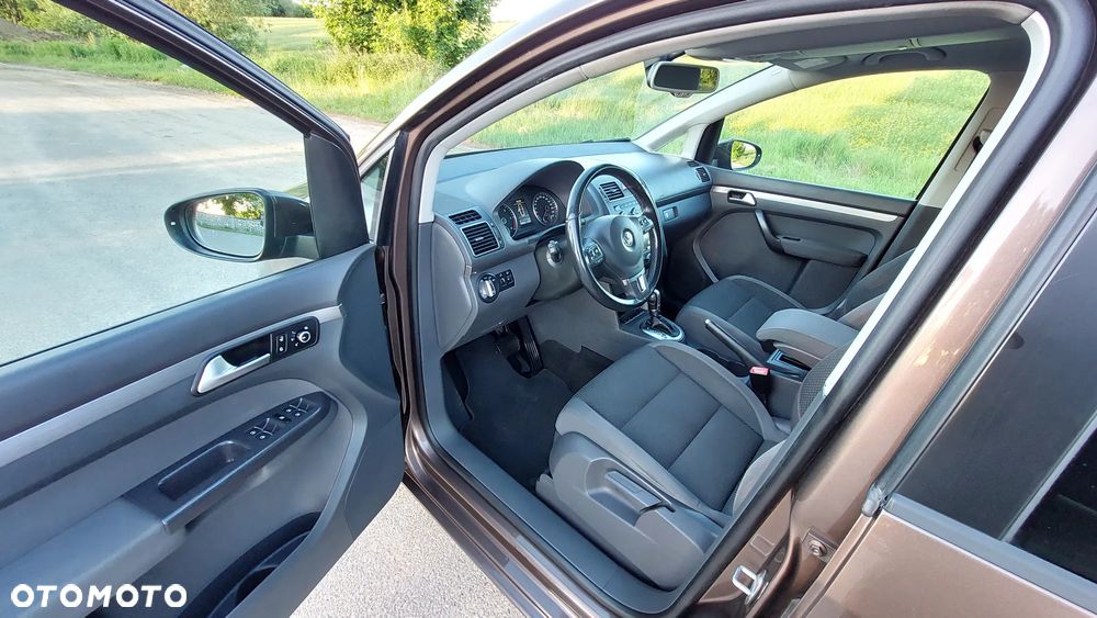 Volkswagen Touran 1.6 TDI DPF Highline DSG - 16
