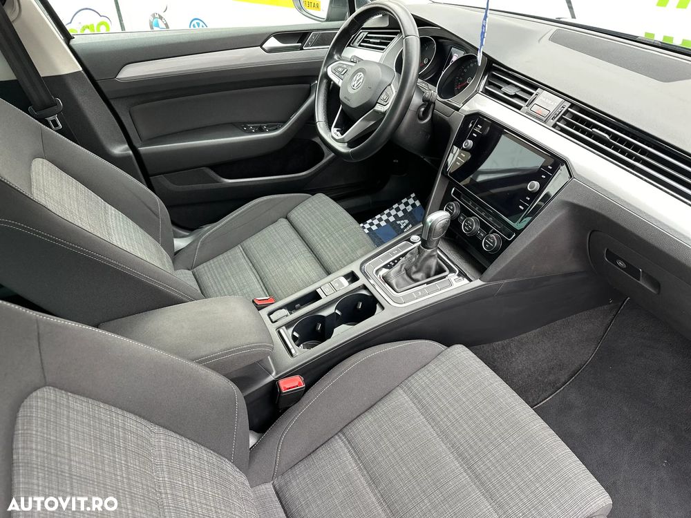 Volkswagen Passat 1.6 TDI SCR DSG Comfortline - 9
