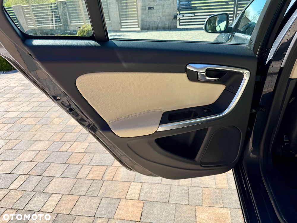 Volvo S60 2.0T Momentum - 8